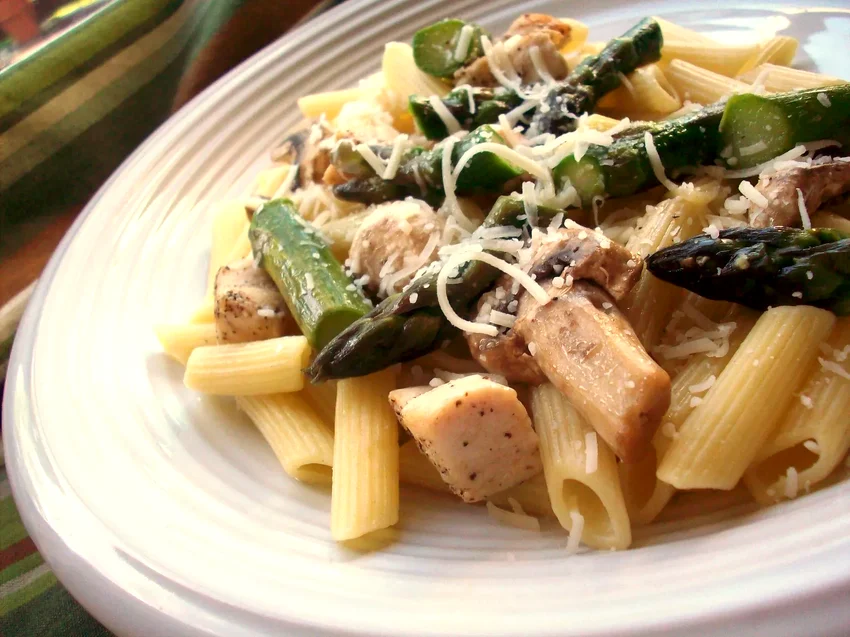 Penne with Chicken and Asparagus
