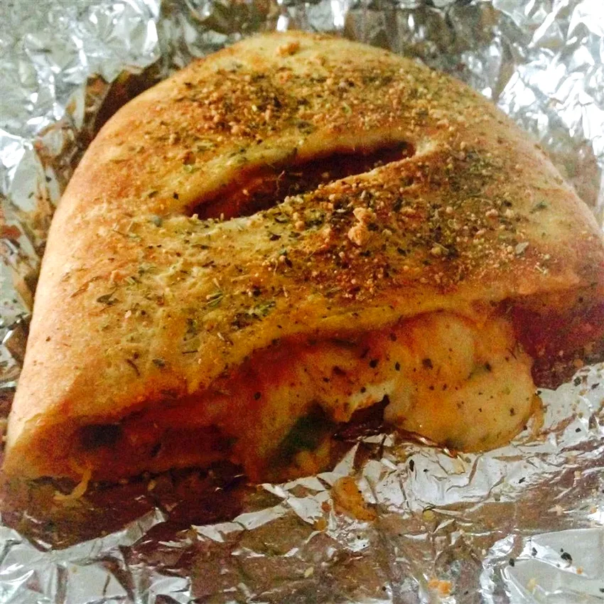 20 Creative Ways to Transform Extra Pepperoni at Home Pepperoni Stromboli