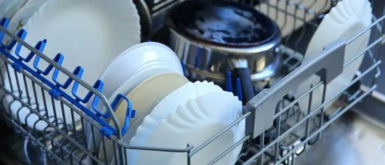Plastic Dishes And Utensils In Dishwasher