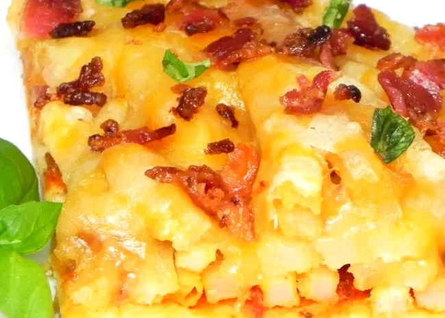 25 Simple Meals That Begin with Frozen Potato Products Poutine Pizza
