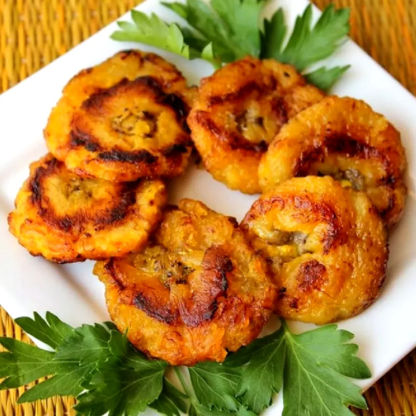 Puerto Rican Tostones (Fried Plantains)