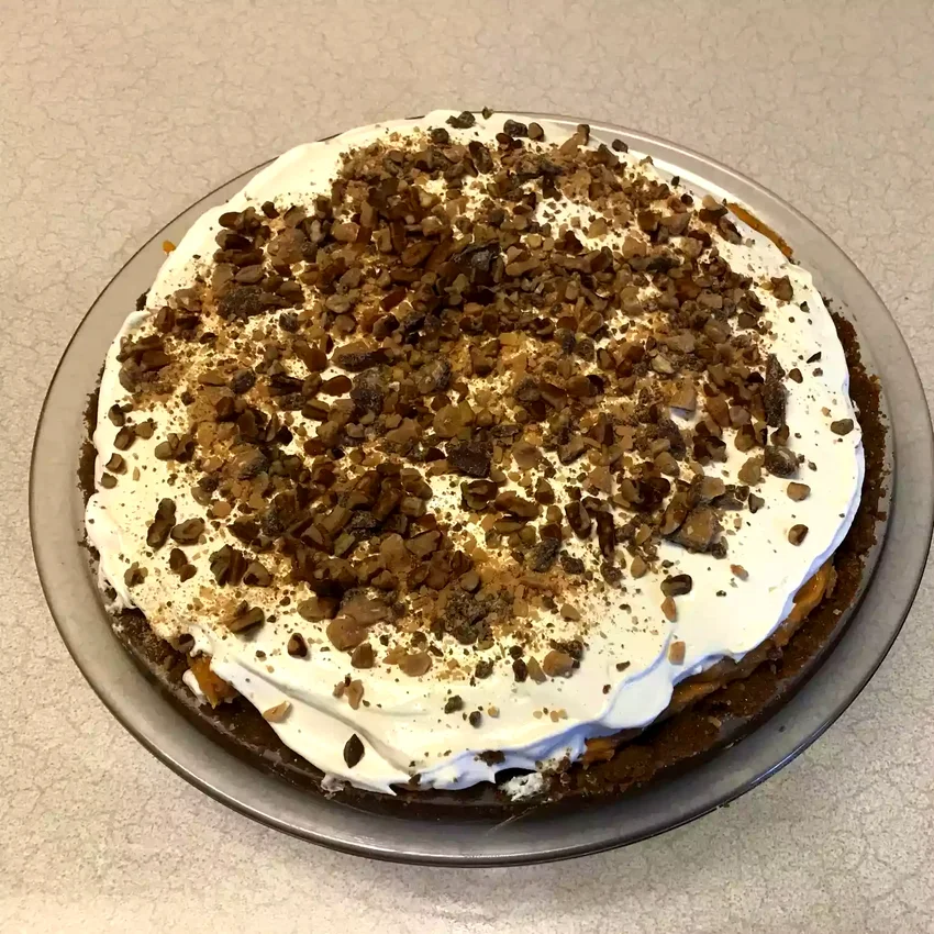 10 Easy No-Bake Pumpkin Treats for Perfect Fall Desserts Pumpkin Toffee Cream Pie