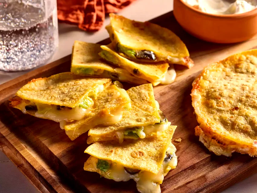 26 Fast Lunch Recipes Ready in Under 20 Minutes Quesadillas I