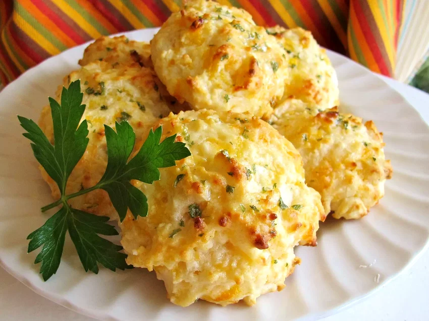 Quick Cheddar Garlic Biscuits