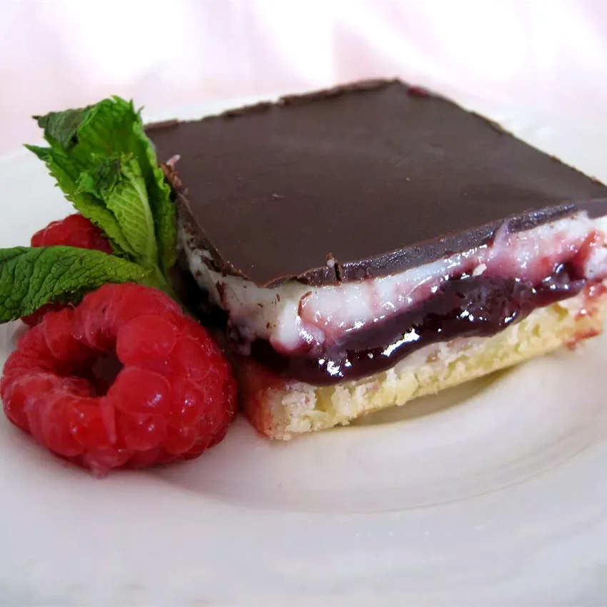 30 Sweet Recipes Using White Chocolate Chips Raspberry Chocolate Supremes