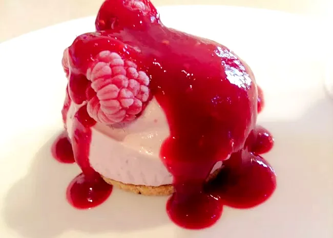 18 Simple Raspberry Treats to Make Your Summer Sweeter Raspberry Cup Cakes