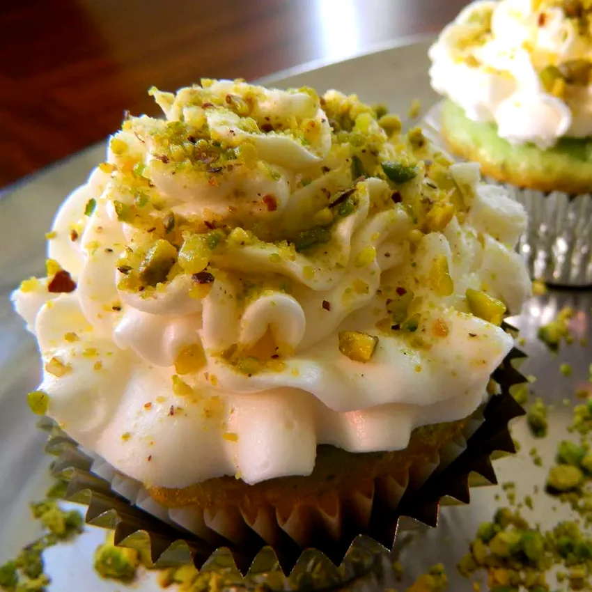 15 Dad's Day Cupcake Recipes That'll Make Him Smile Real Pistachio Cupcakes