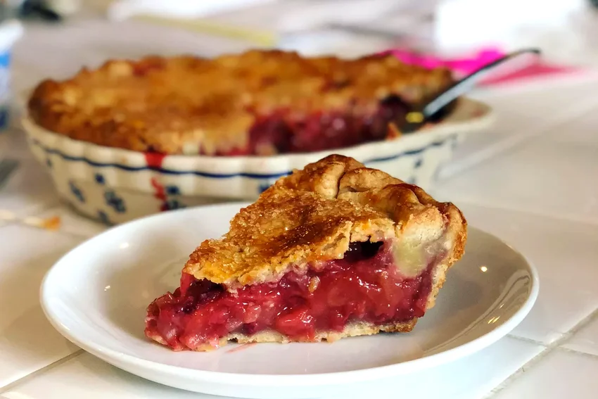 14 Amazing Strawberry Rhubarb Pie Recipe Ideas Rhubarb and Strawberry Pie