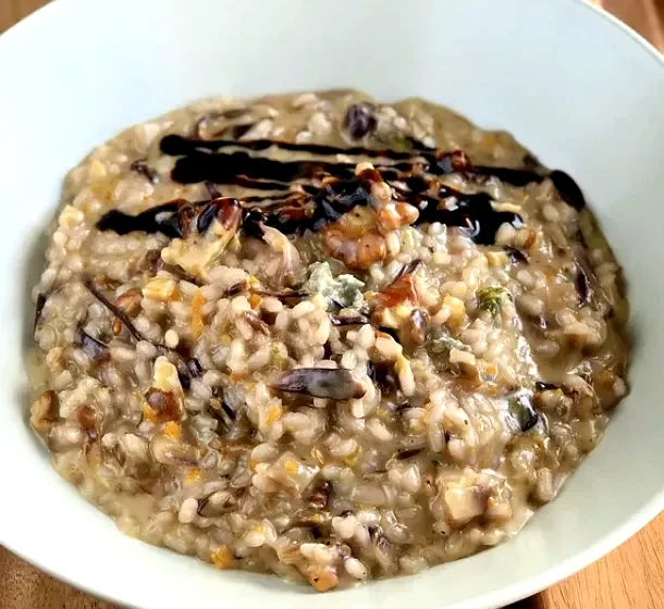Risotto Con Radicchio, Gorgonzola, Noci, e Crema di Balsamico