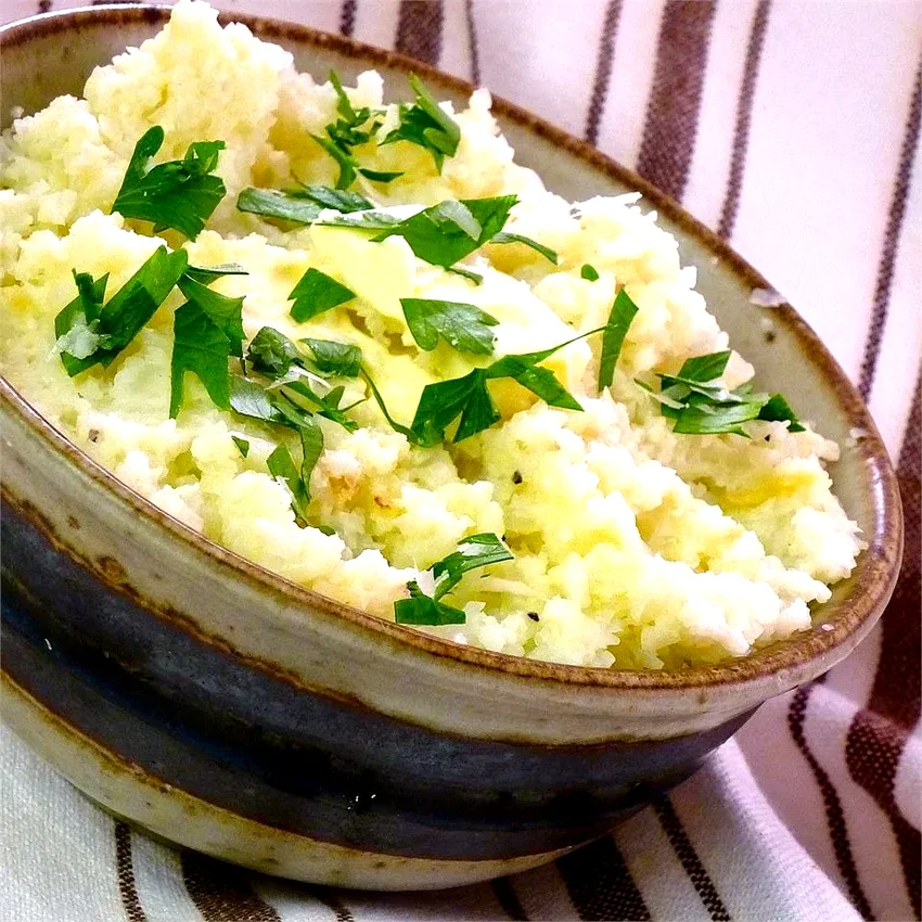 30 Perfect Side Dishes for Chicken, Any Cooking Method Roasted Chicken: Garlic Mashed Cauliflower