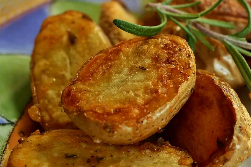 24 Perfect Side Dishes to Serve with Your Favorite Soups Roasted Parmesan Rosemary Potatoes