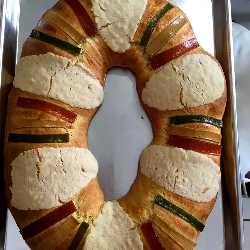 14 Traditional Mexican Christmas Dinner Recipe Ideas Rosca de Reyes