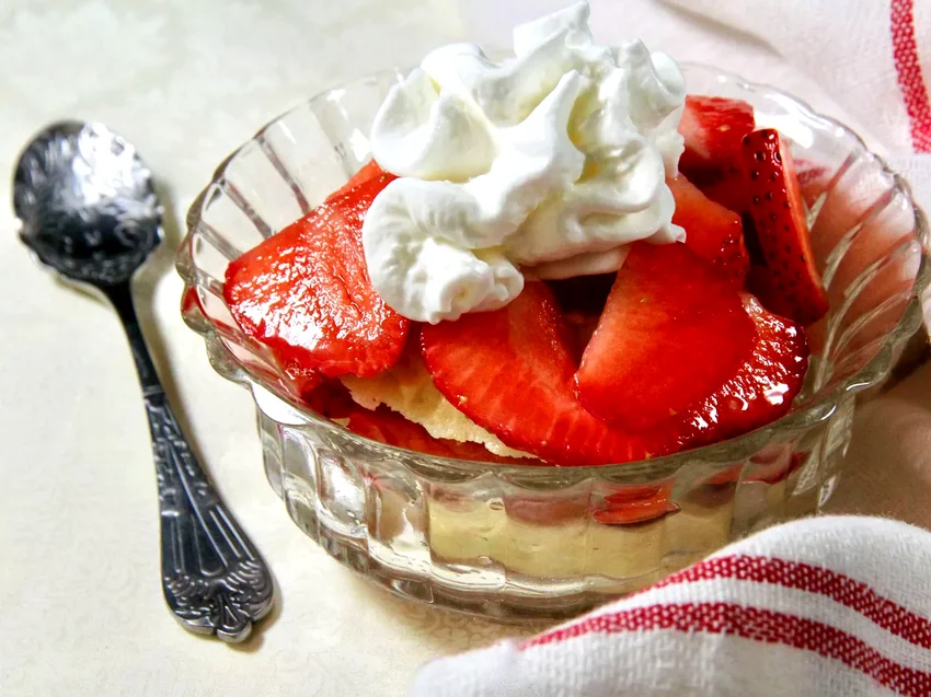Top 33 Bisquick Mix Recipes You Need to Try Today Shortcake Biscuits With Bisquick