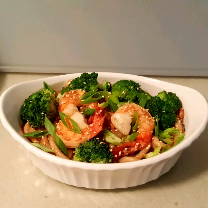 26 Fast Lunch Recipes Ready in Under 20 Minutes Shrimp and Peanut Butter Noodles