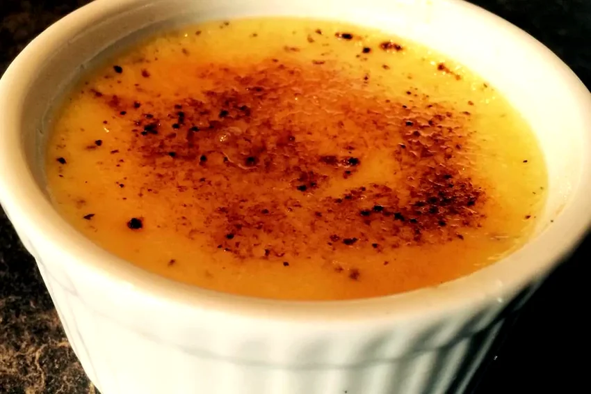 Simple Crème Brûlée Dessert