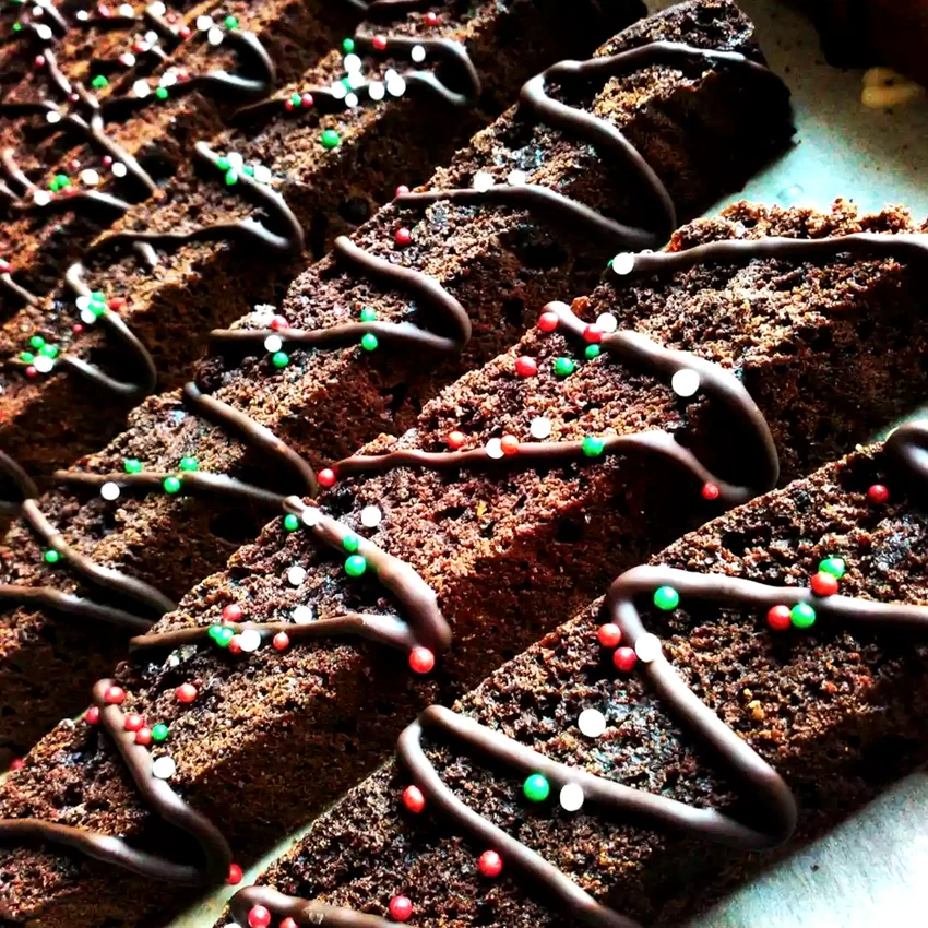 15 Classic Italian Christmas Cookies Nonna Would Approve Of Sinful Chocolate Biscotti