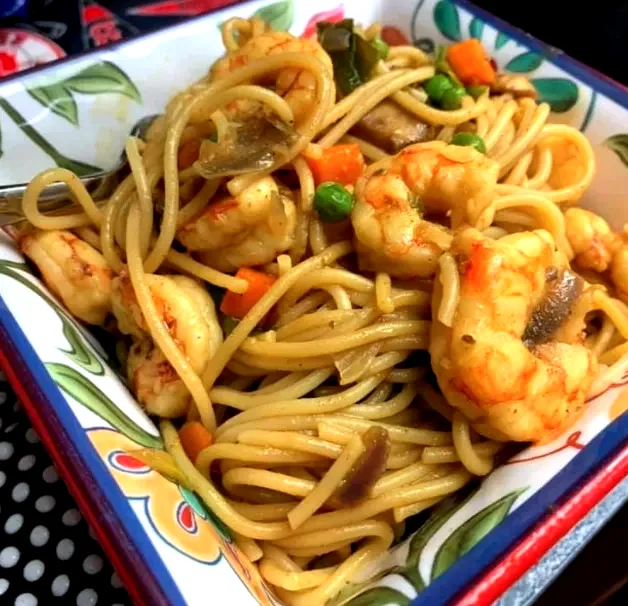 10 Simple Dinners Using a Bag of Frozen Shrimp Singapore Noodle Curry Shrimp
