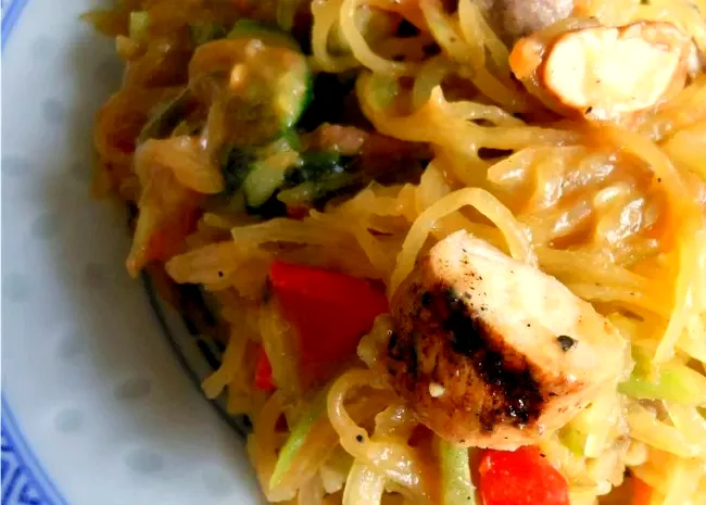 30 Chicken Broccoli Meals That'll Become Your Go-To Dinners Spaghetti Squash Pad Thai