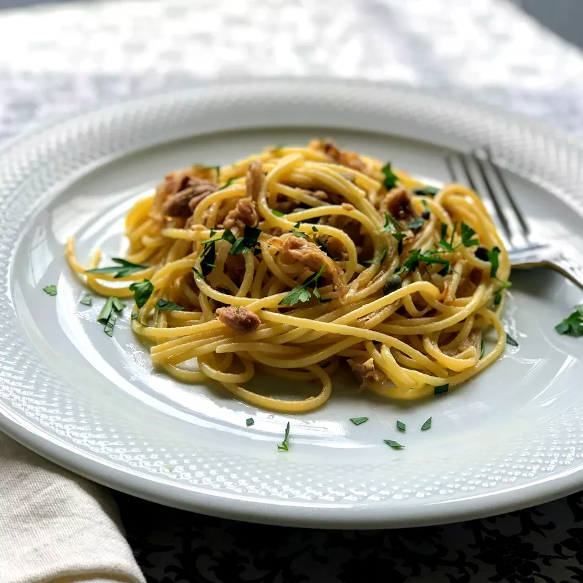 34 Classic Italian Pasta Dishes That Everyone Adores Spaghetti with Tuna and Capers