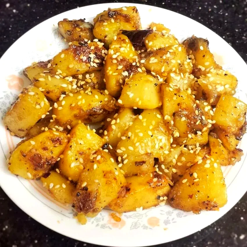 Spicy Sesame Potatoes (Til Aloo)