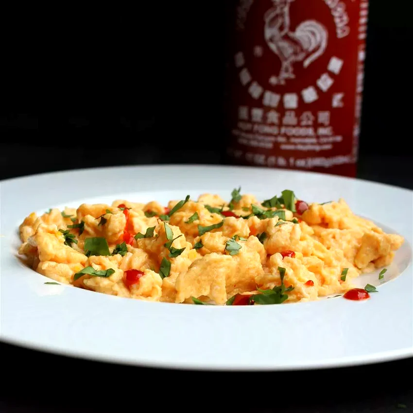 50 Simple Recipes Perfect for College Student Cooking Sriracha Scrambled Eggs