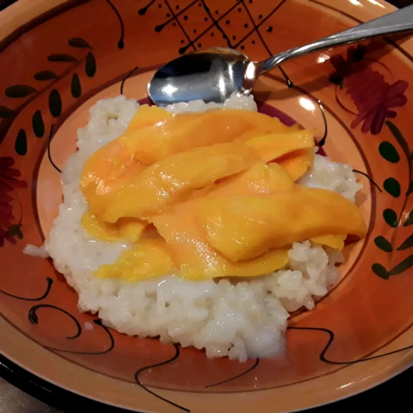 Sticky Rice with Coconut Milk and Mango