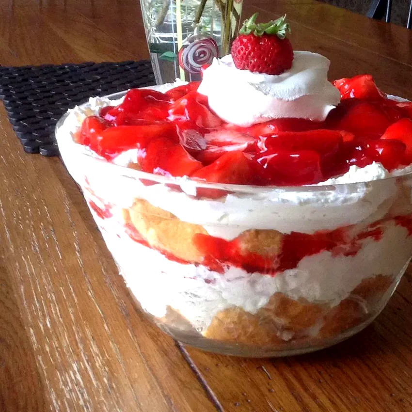 15 Quick Summer Treats Ready in Under 30 Minutes Strawberry Angel Food Dessert