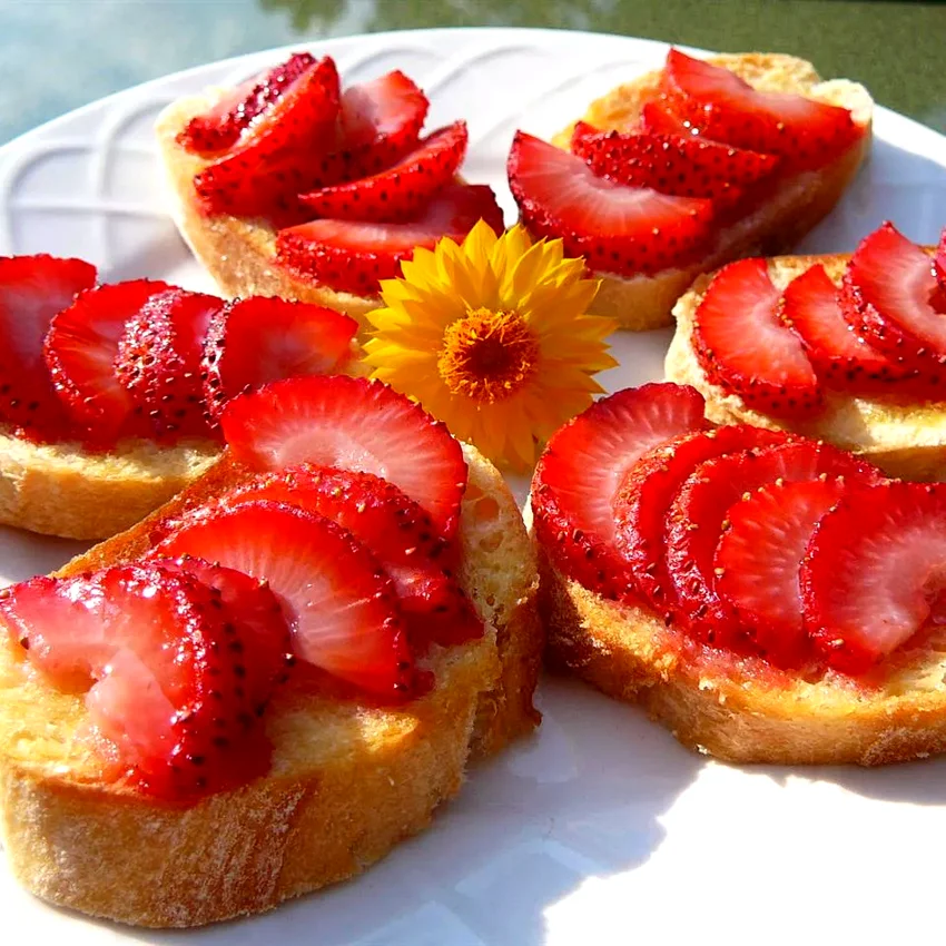 Strawberry Bruschetta