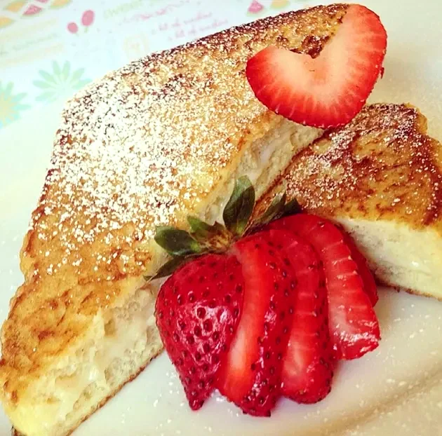 17 Strawberry Cheesecake Treats for Dessert Lovers Strawberry Cheesecake French Toast