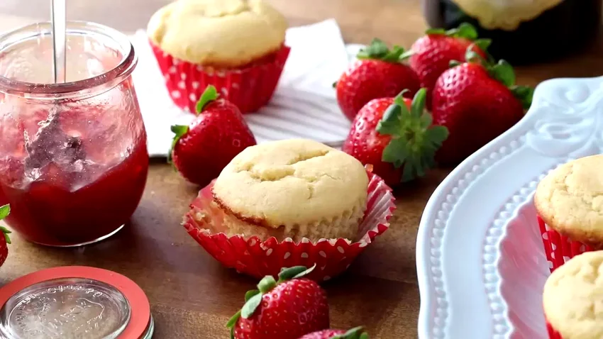 17 Strawberry Cheesecake Treats for Dessert Lovers Strawberry Cheesecake Muffins