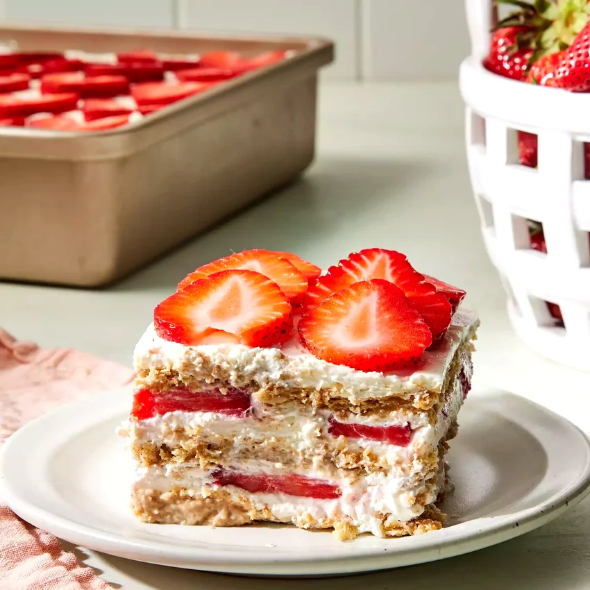 10 No-Bake Icebox Cakes for Sweet Cravings (No Oven Needed) Strawberry Icebox Cake