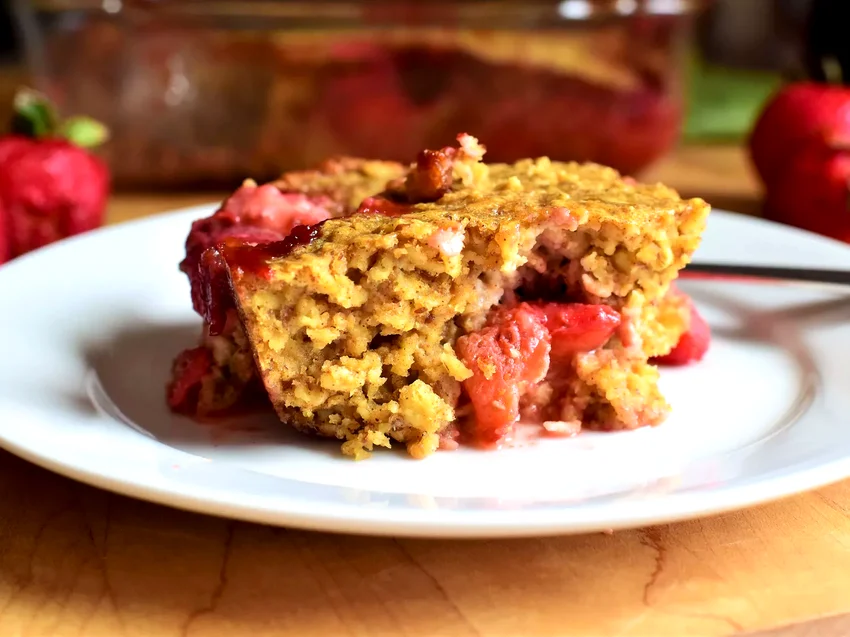 Strawberry Peanut Butter Baked Oatmeal