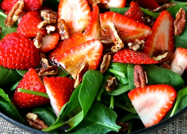 Strawberry and Spinach Salad with Honey Balsamic Vinaigrette