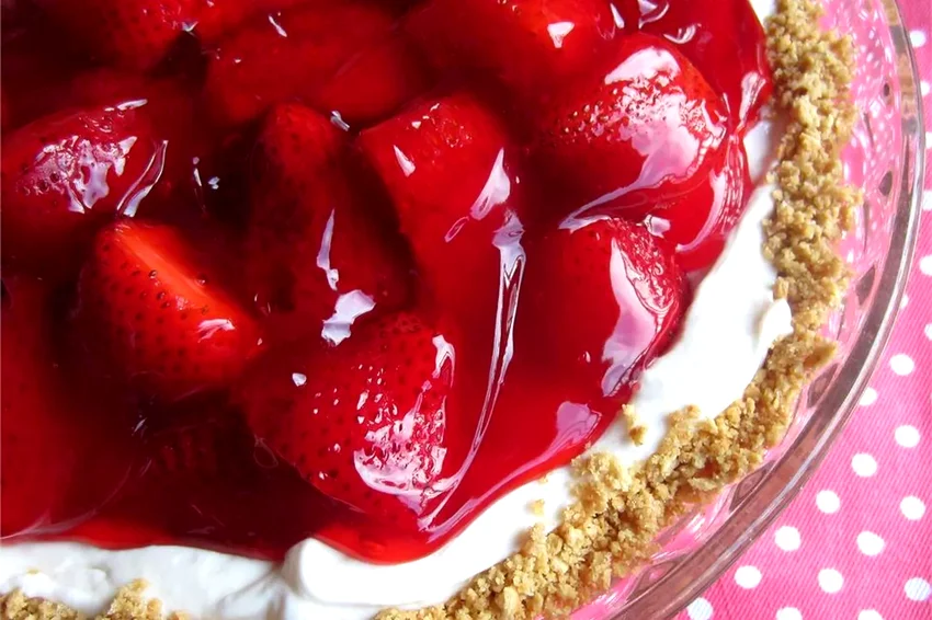 30 Graduation Party Foods That Make Celebrating Easy Summery Strawberry Pie
