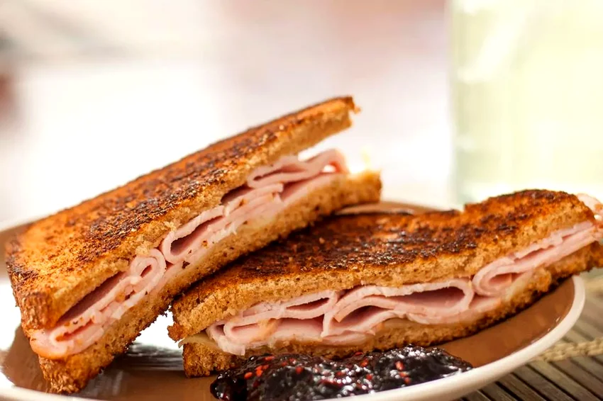 Sweet and Spicy Turkey Sandwich
