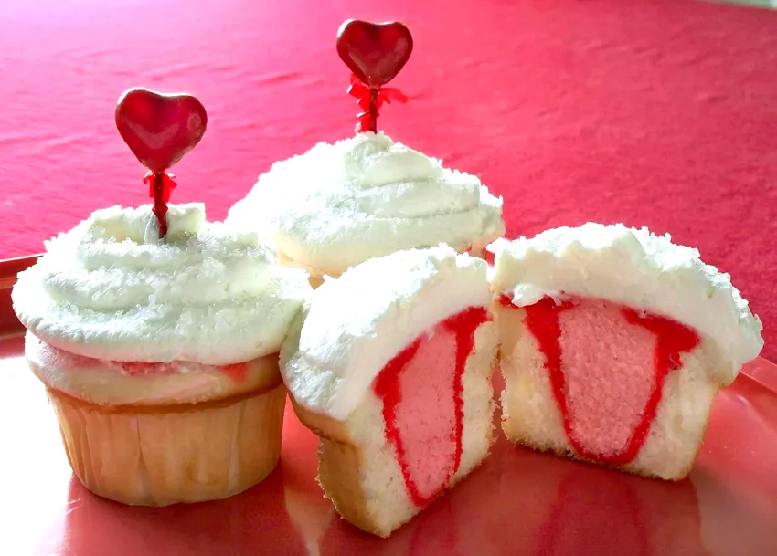32 Amazing Desserts Using White Cake Mix for Easy Baking Sweetheart Cupcakes