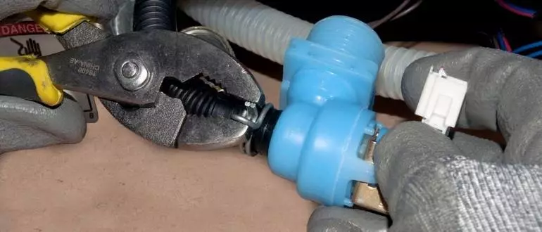 Symptoms Of A Bad Dishwasher Water Inlet Valve (Explained)