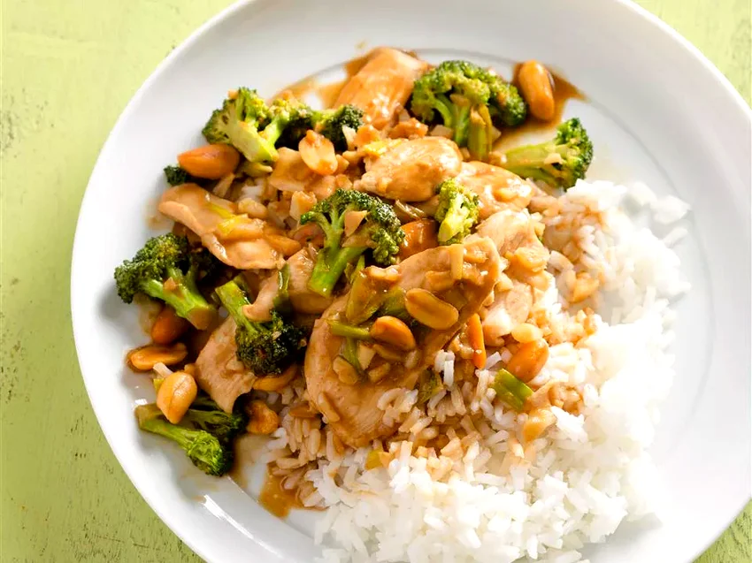 30 Chicken Broccoli Meals That'll Become Your Go-To Dinners Thai Peanut Chicken