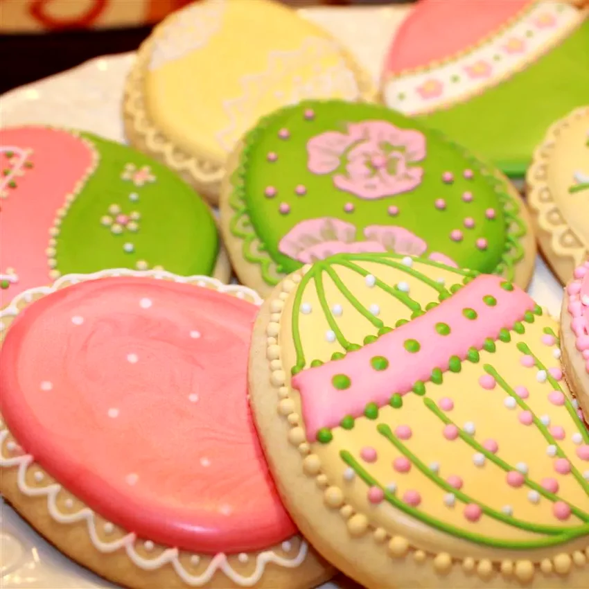15 Elegant Bridal Shower and Wedding Cookie Treats The Best Rolled Sugar Cookies