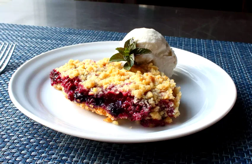 18 Simple Raspberry Treats to Make Your Summer Sweeter The Ultimate Berry Crumble