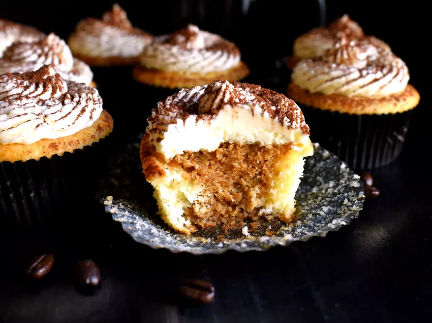 15 Amazing Dessert Ideas That Tiramisu Fans Will Love Tiramisu Cupcakes