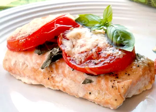 Tomato Basil Salmon