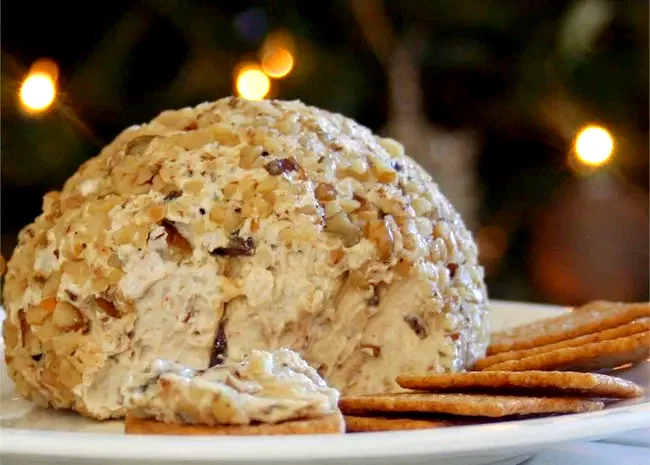 30 Simple Holiday Dinner Menu Ideas for Christmas Traditional Christmas Cheese Ball