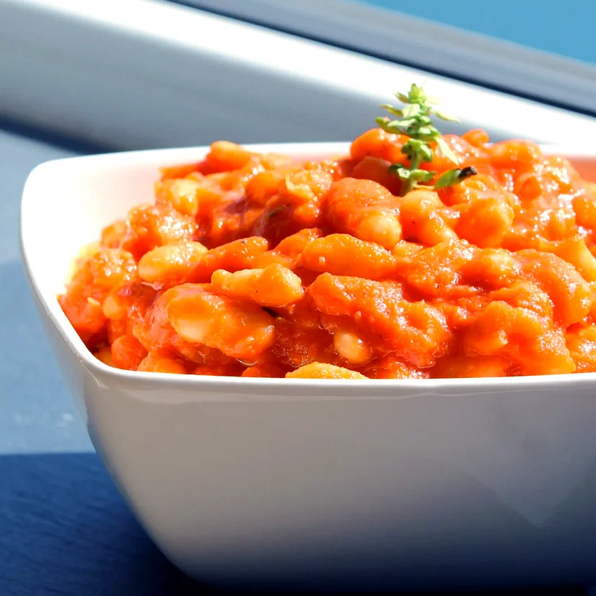 Tuscan White Beans in Tomato Sauce
