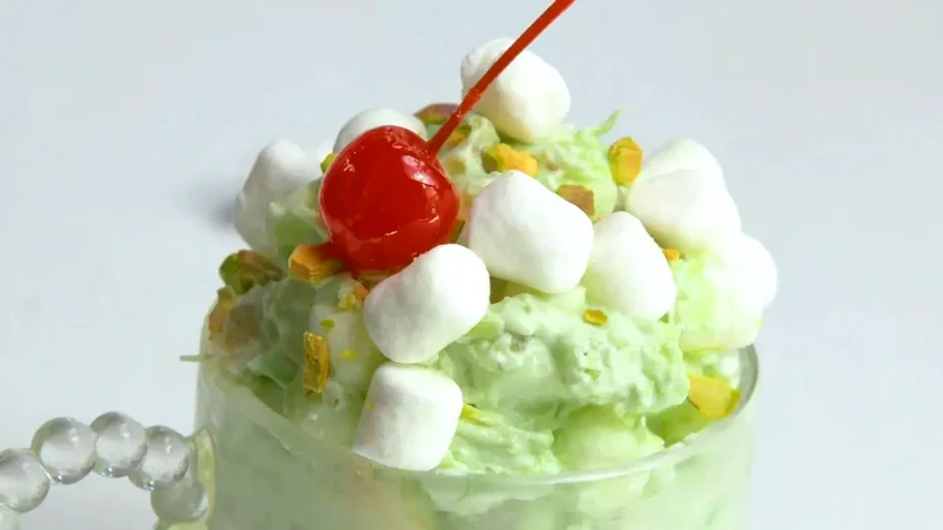 43 Timeless American Dessert Recipes for Every Generation Watergate Salad