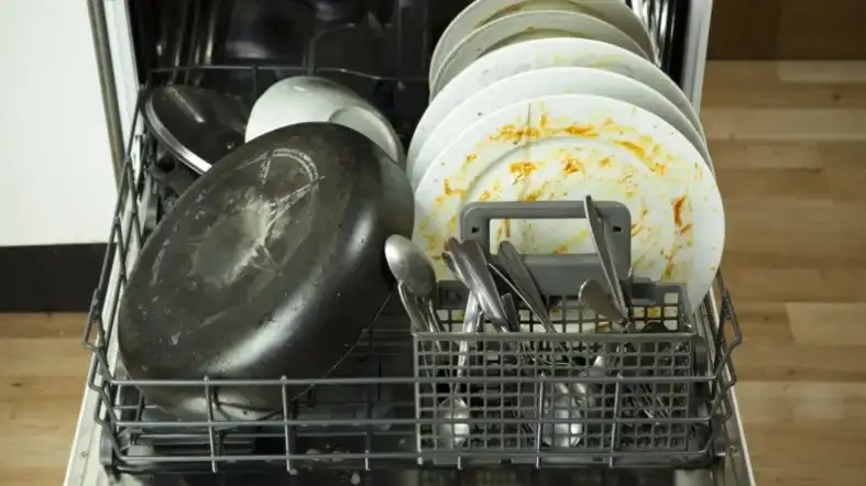 When Should You Rinse Dishes Before Washing Them In The Dishwasher
