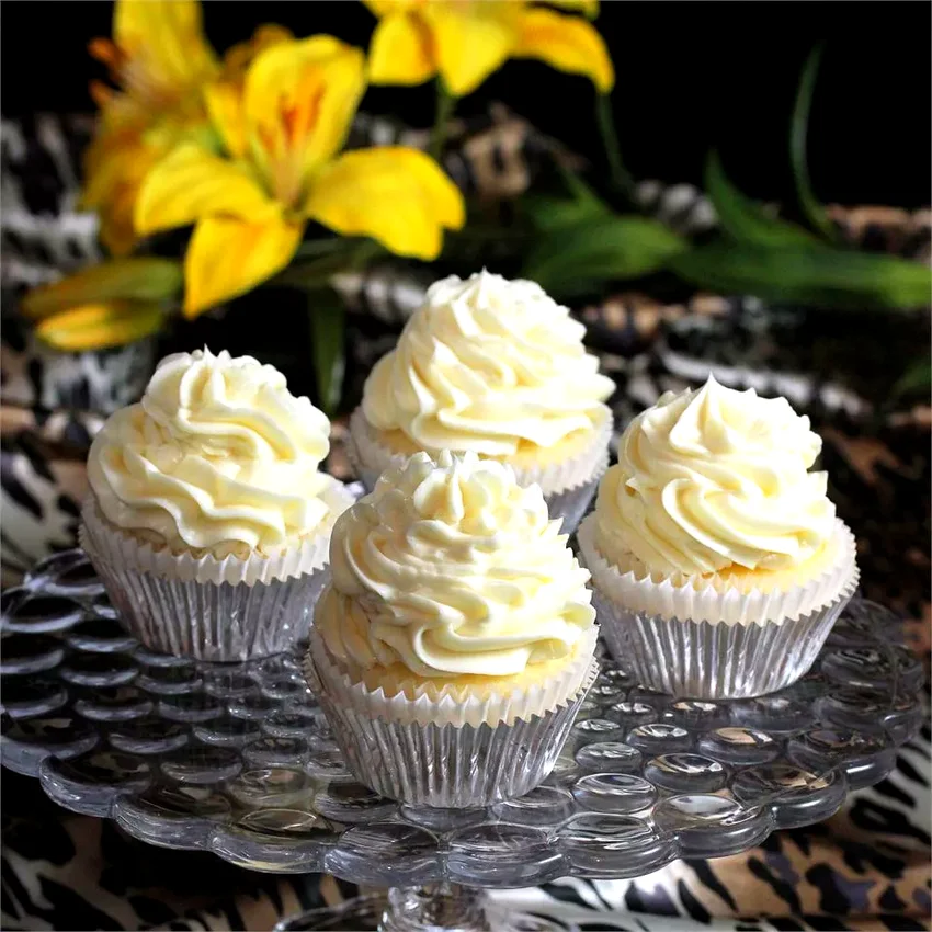 18 Beautiful Bridal Shower Cake Recipes to Celebrate White Chocolate Cream Cake
