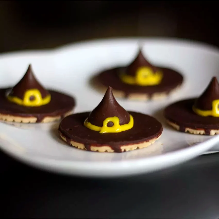 10 Creative Halloween Cookie Recipes for Spooky Fun Witches