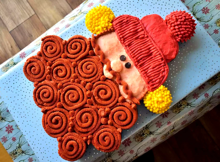 Yukon Cornelius Pull-Apart Cupcake Cake