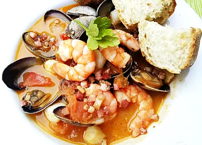 Zuppa di Pesce e Frutti di Mare